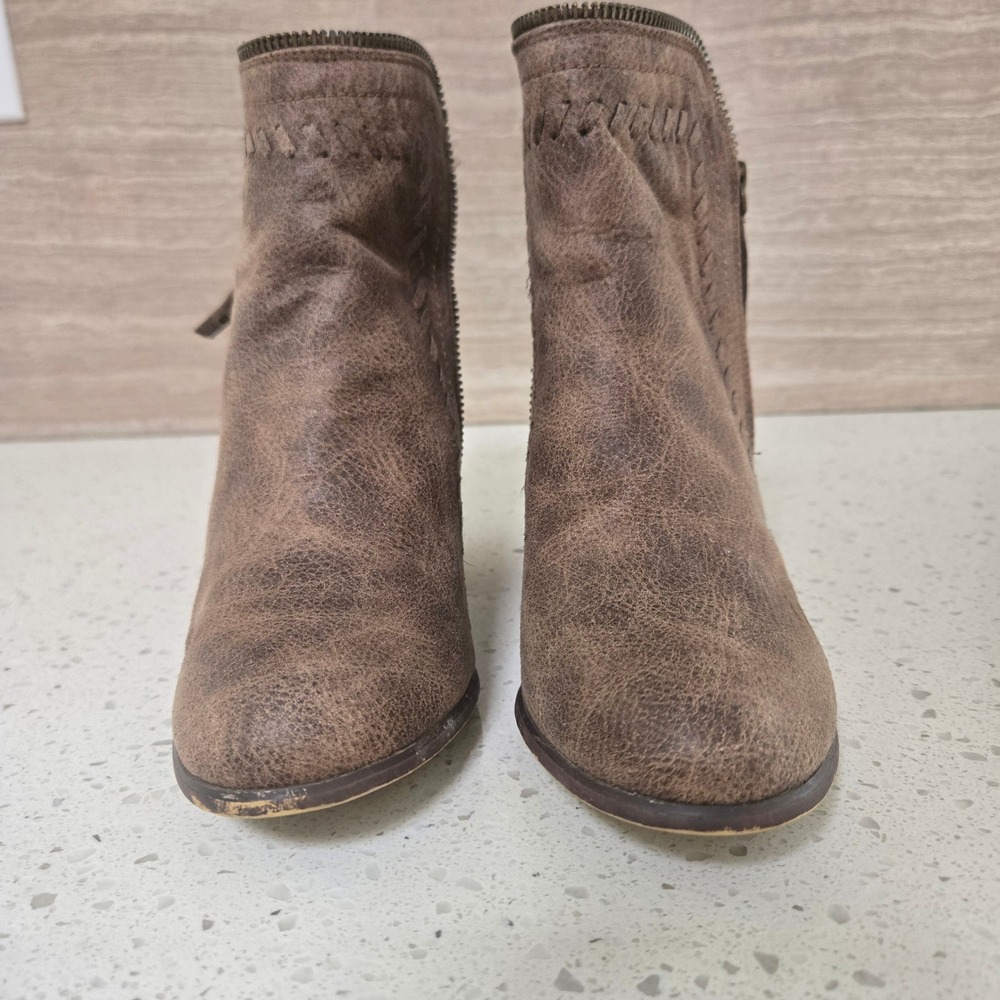 Daisy Fuentes Boots Womens 8 Caroline Brown Distressed Ankle Block Heel Stitch - Picture 2 of 10